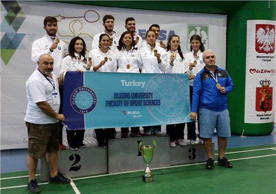 Uludağ Üniversitesi badmintoncuları başarıya doymuyor
