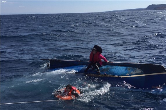 Edremit’te göçmen teknesi battı: 24 ölü