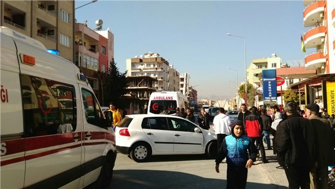 Mersin Tarsus'ta Motosikletle Otomobil Çarpıştı: 2 Yaralı!