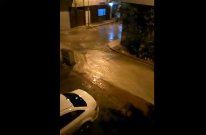 Mersin'de Yağış Gece Yarsısı Başladı, 14 Nisan Cuma Günü Okullar Tatil Olur Mu?