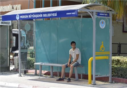Mersin'de Otobüs Durakları Yenileniyor