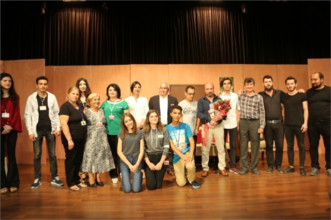 Erdemli Belediyesi Şehir Tiyatrosu Sezana Hızlı Başladı