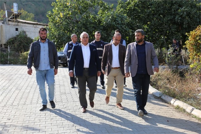 Başkan Tollu, Yoğun Yağıştan Sonra Erdemli'de İncelemelerde Bulundu