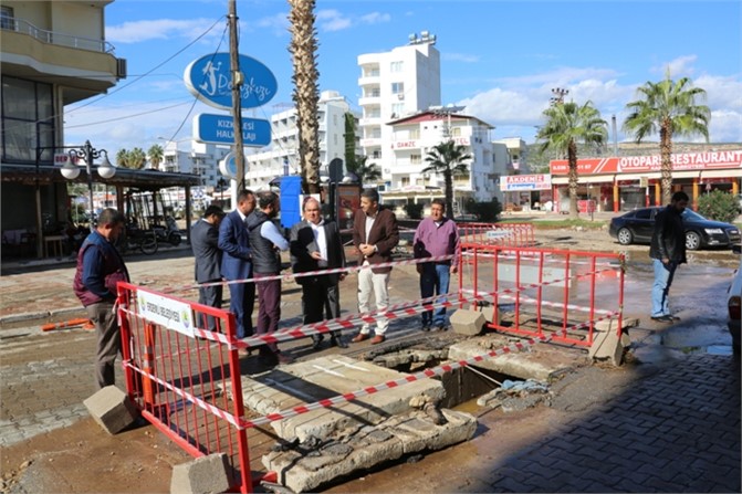 Başkan Tollu, Yoğun Yağıştan Sonra Erdemli'de İncelemelerde Bulundu