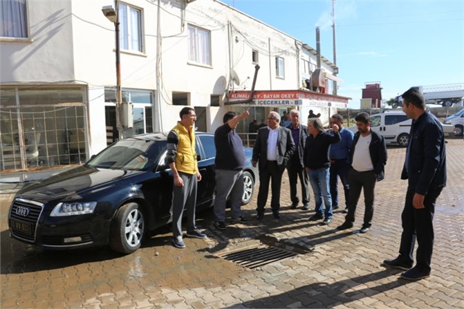 Başkan Tollu, Yoğun Yağıştan Sonra Erdemli'de İncelemelerde Bulundu