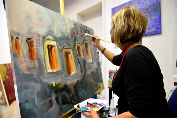 Mersin Sembolleri Tuvallerde Can Buluyor