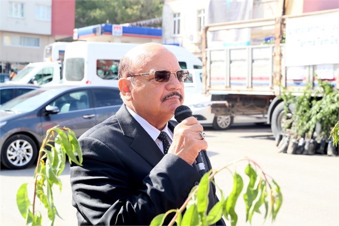 Büyükşehir 15 Bin Badem Fidanını Üreticisiyle Buluşturdu