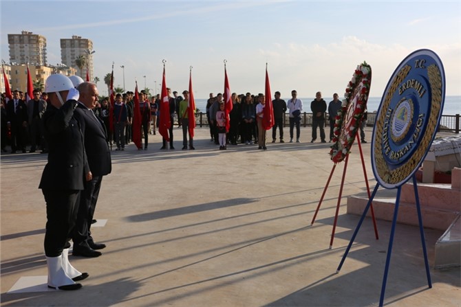 Erdemli’de Atatürk Sevgisi Sahnelendi ''Şu Çılgın Türkler''