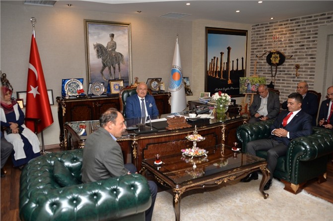 Şehit Ailelerinden Büyükşehir Belediye Başkanı Burhanettin Kocamaz’a Ziyaret