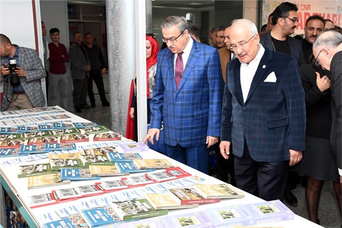 Mersin'de Kitapseverlerin Sabırsızlıkla Beklediği Kitap Fuarı Kapılarını Açtı