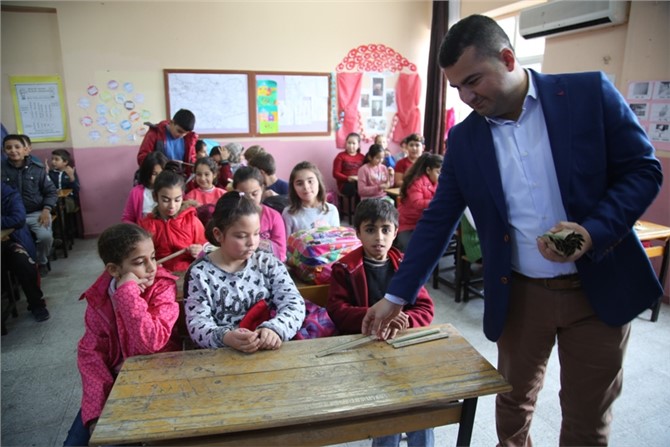 Erdemli Belediyesi İlkokul Öğrencilerine Geri Dönüşüm Semineri Verdi
