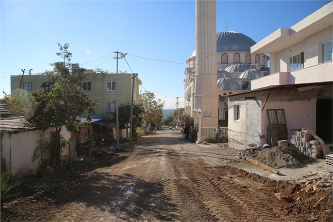 Erdemli Belediyesi Hizmette Çığır Açıyor, Sarıyer Mahallesinde Sıcak Asfalt Sevinci