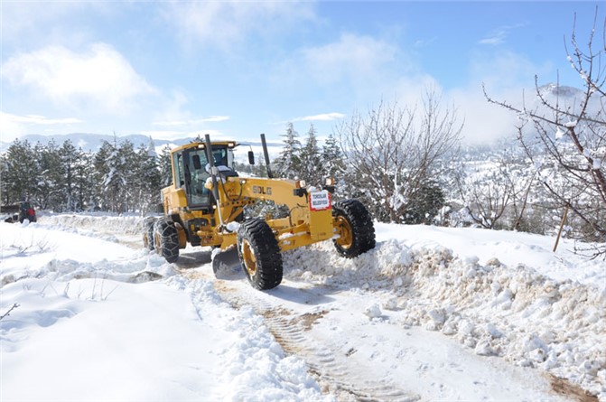 Toroslar Belediyesi, Yaylalarda Kar Mesaisine Başladı