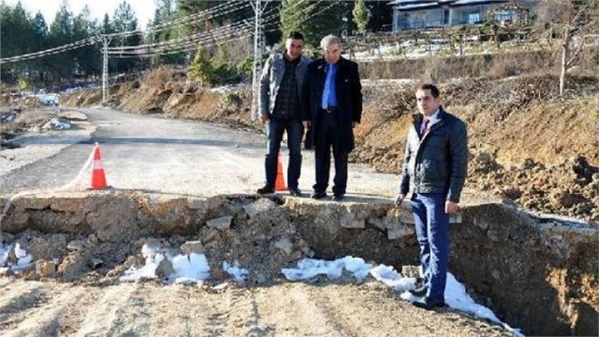 Mersin'de Heyelana Karşı Belediye Başkanından Uyarı