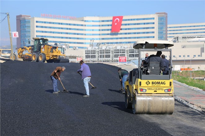 Şehir Hastanesi Güzergahındaki Yol ve Kaldırımları Yeniledi