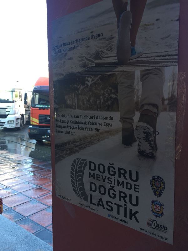 Mersin'de Trafik Güvenliği İçin Afiş ve El Broşürü Dağıtıldı