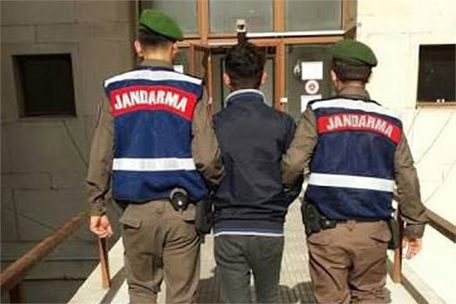 Jandarma 6 Ayrı Suçtan Aranan Şahısı Yakaladı