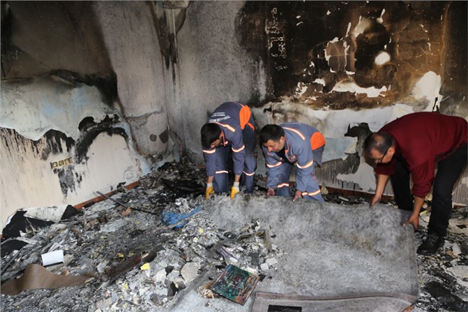 Mersin Toroslar’dan, Evi Yanan İki Aileye Yardım Eli