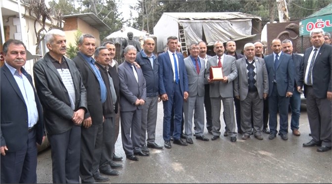 Tüm Muhtarlardan, Başkan Tuna’nın Ekibine Hizmet Plaketi