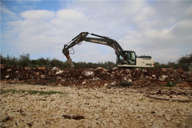 Erdemli Belediyesi Ayaş’ta Yeni Yollar Açıyor