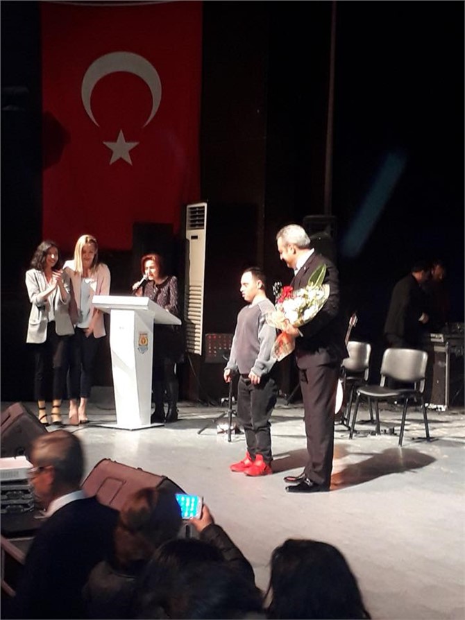 ZİÇEV Vakfı Çocukları Yararına Düzenlenen Etkinlikte Misafirler Salona Sığmadı