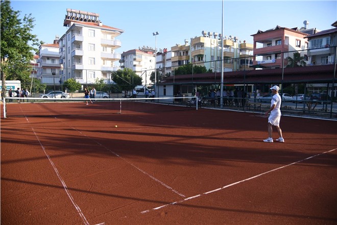Anamur'da Tenis Turnuvası Başladı