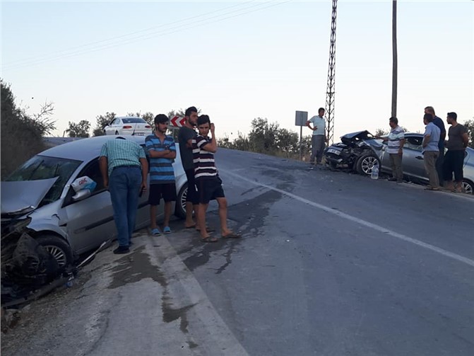 Mersin'de Korkutan Kaza. İki Araç Kafa Kafaya Çarpıştı