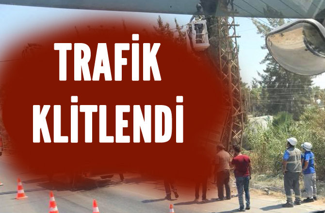 Mersin - Adana Karayolu Kazanlı Civarında D-400 Karayolu Kilitlendi