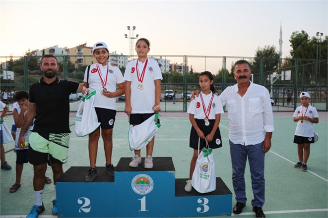 Mersin Toroslar’da Tenis Turnuvasının Ödülleri  Sahiplerini Buldu