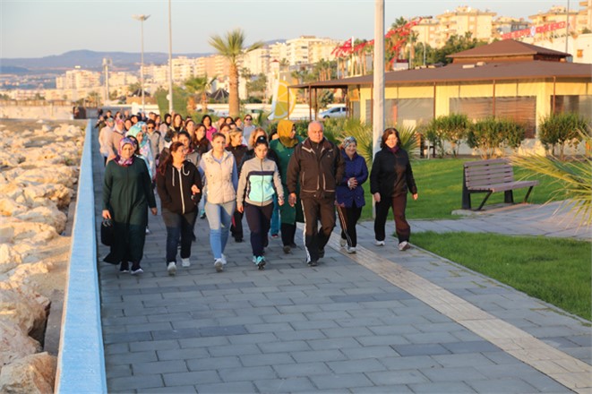 Sağlık İçin Bir Adımda Sen At Başkan Tollu, Sporcu Kadınlarla Biraraya Geldi