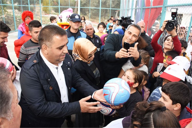 Alibeyli Mahallesi’nde Yapılan Hizmet Bilgilendirme Toplantısı ve Köy Şenliği’nde Başkan Can’a Yoğun İlgi