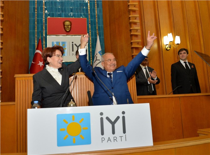 Mersin Büyükşehir Belediye Başkanı Burhanettin Kocamaz Resmen İYİ Parti'ye Katıldı
