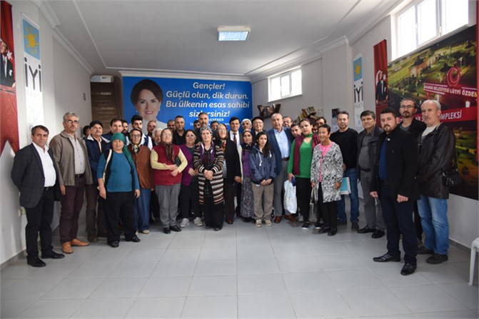Mersin Anamur'da Küçükalıç Ailesinden 50 Kişi İlçe Teşkilatını Ziyaret Ederek, İYİ Partiye Katıldı