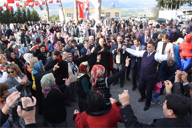 Belediyenin Hacıhamzalı ve Meşelik Mahallesindeki ‘Hizmet Bilgilendirme Toplantıları’ Yoğun İlgi