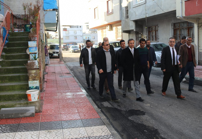 Akdeniz Belediye Başkanı Pamuk Çalışmaları Denetledi, Vatandaşları Dinledi