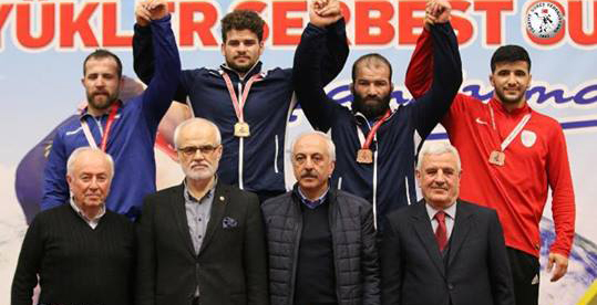 Tarsus’lu Güreşçi Osman Göçen Şampiyon Oldu