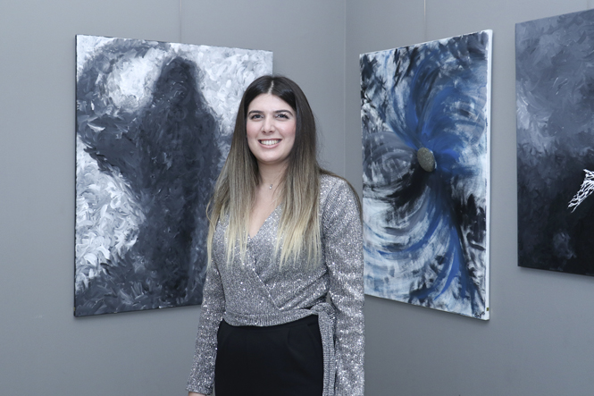 Ressam Ceren Yonuk Ergen’in ''kadın'' İsimli Sergisi MTSO Sanat Galerisi’nde Açıldı