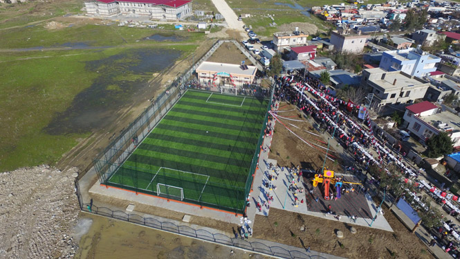 Ferahim Şalvuz Mahallesi Halı Saha ve Spor Kompleksi Yoğun Kalabalık Ve Coşkuyla Hizmete Açıldı