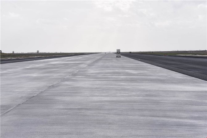 Mersin Valisi Ali İhsan Su, Çukurova Bölgesel Havalimanı İnşaat Sahasında İncelemelerde Bulundu