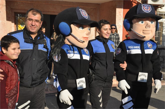 Mersin'de "Kanka Polis" Öğrencilerle