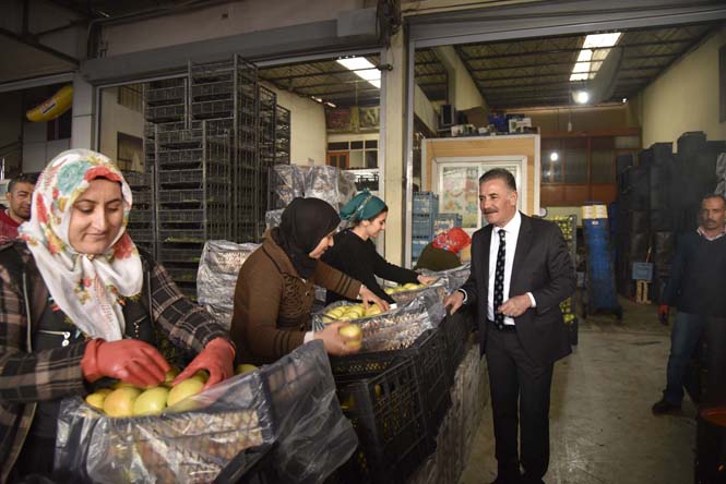 Başkan Tuna, Mersin Toptancı ve Sebze Meyve Hal Kompleksi Ziyaretinde “Bize Duyulan Güveni Ve Desteği Boşa Çıkarmayacağız”