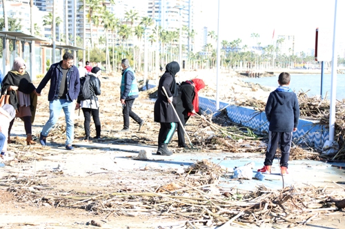 Mersin'e Sağanak Yağış Uyarısı! Aynı Uyarıda Muğla ve Antalya'da Yer Alıyor!