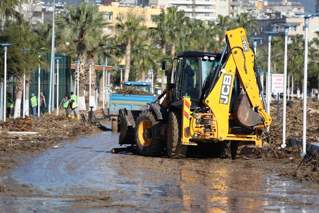 Mersin'e Sağanak Yağış Uyarısı! Aynı Uyarıda Muğla ve Antalya'da Yer Alıyor!