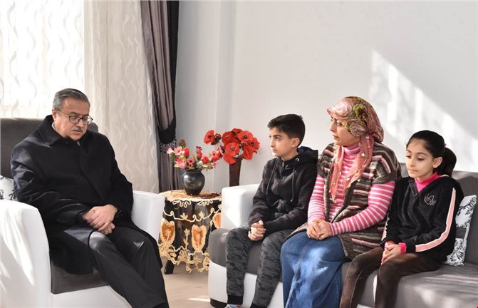 Mersin Valisi Ali İhsan Su, Dereye Düşüp Kaybolan Okul Müdür Yardımcısı Nihat Kaylı’nın Ailesini Ziyaret Etti