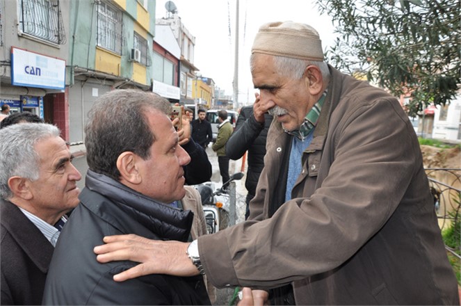 Esnafı Gezdi, Kahvehanede Oturdu, Durakta Ayaküstü Konuştu Vahap Seçer, 'Kimse Ayrımcılığa Uğramayacak'