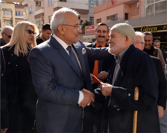 İYİ Parti Mersin Büyükşehir Başkan Adayı Burhanettin Kocamaz, Mahalle Mahalle Geziyor