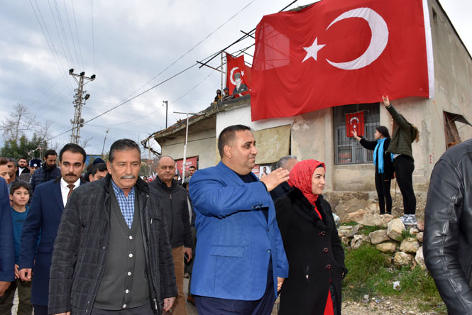 Cumhur İttifakı Tarsus Adayı ve Soğuk Havada Tarsus Belediye Başkanı Can’a Sıcak İlgi