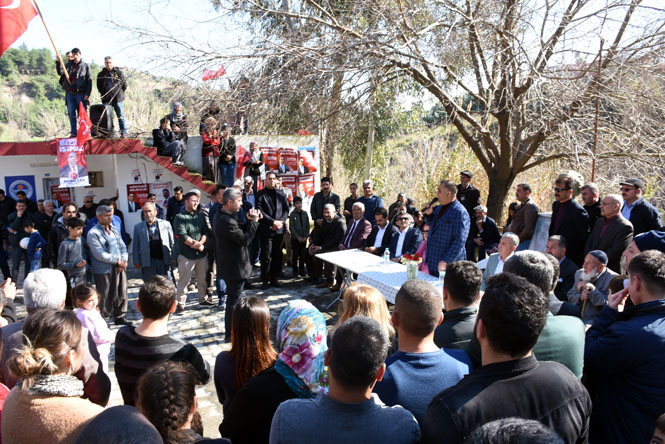 Seçim Çalışmalarına Tam Gaz Devam Eden Başkan Can, Her Köyde Yoğun İlgi Görüyor