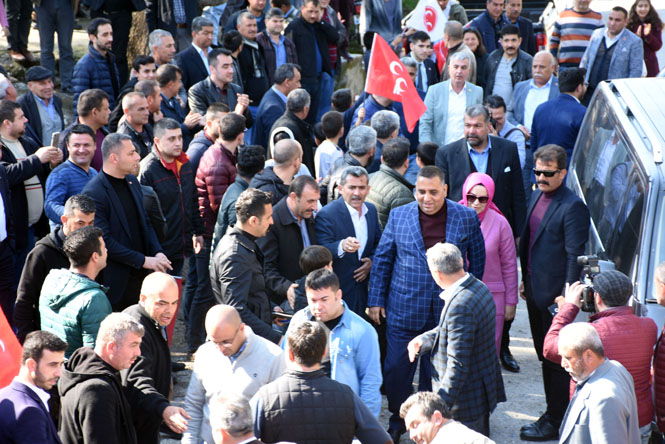 Seçim Çalışmalarına Tam Gaz Devam Eden Başkan Can, Her Köyde Yoğun İlgi Görüyor