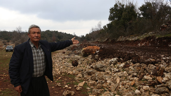 Erdemli Belediyesi, Köserelli Mahallesinde Araçların Giriş Yapamadığı Yolları Açtıyor.